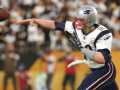 brady_away_throwing